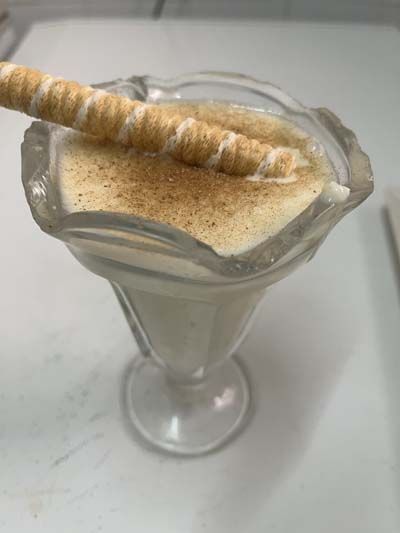 Natillas con canela y canutillo